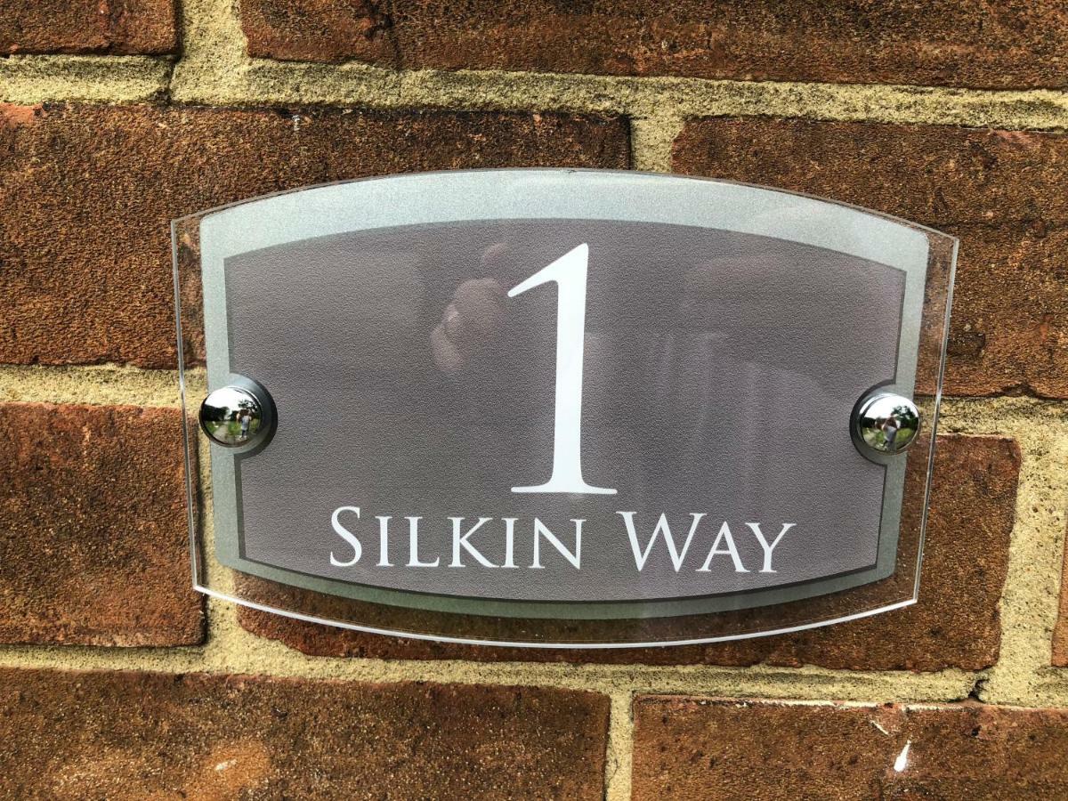 1 Silkin Serviced Accommodation Newton Aycliffe Bagian luar foto